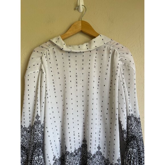 Maggie Barnes 1X 18/20 White Black Crinkle Pleated Collared Tunic Top - Picture 10 of 10